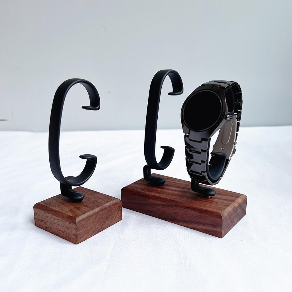 C Shaped Watch Display Stand D - đánh giá và giá Jewelry And Watches Inc